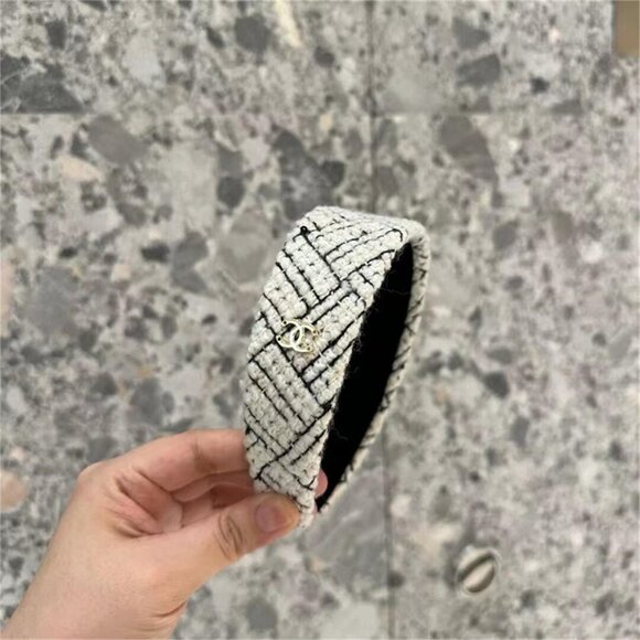 🫒Chanel 23rd new black and white color matching headband🫒 - Picture 1 of 4